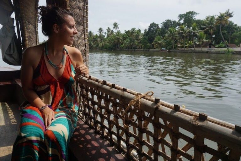 Enjoy Houseboat Cruise in Alleppey Backwater